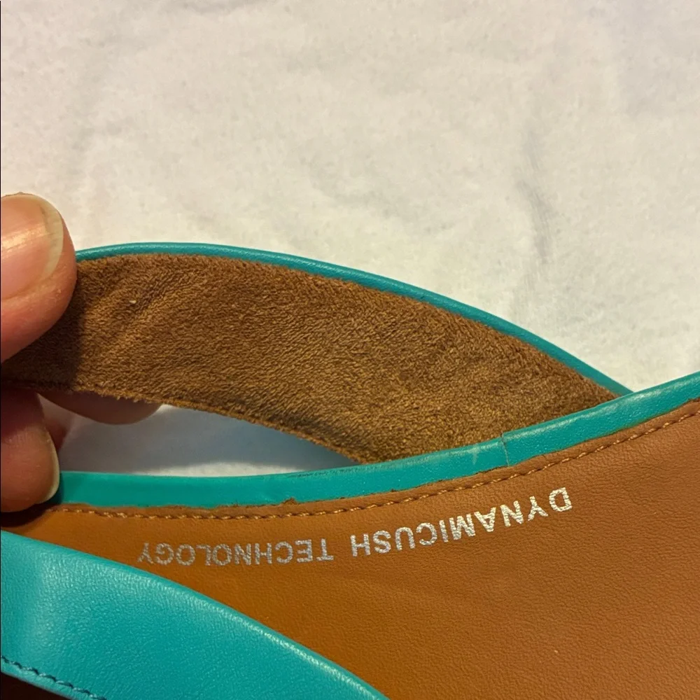 FitFlop Women's Aqua Leather Sandals - Picture 6 of 6